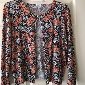 Light weight Elephant Print Crown& Ivy Cardigan! Excellent condition!